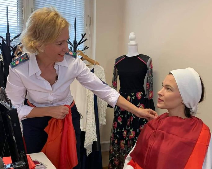 Színtanácsadás a TV Eger munkatársának