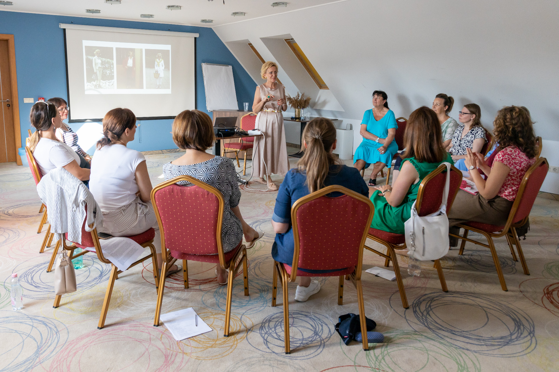 Stíluselőadás az egri stílustábor résztvevőinek
